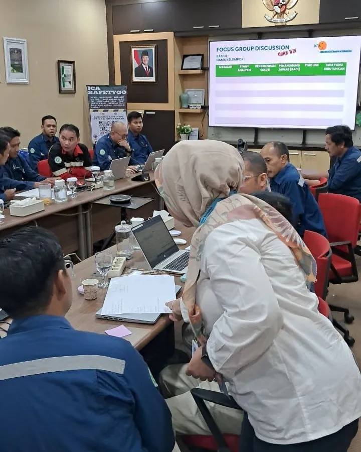 Workshop konsultasi strategis bersama tim klien